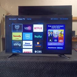 50 Inch Roku 4k Smart TV Really Nice Tv Comes With Remote Control Shows Great Picture Works Perfect Guaranteed 