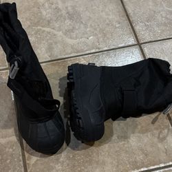 Columbia Baby Boots Size 9c