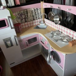 Girls Toy Kitchen 