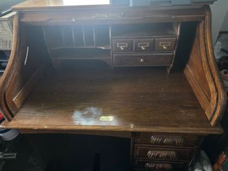 Roll top desk