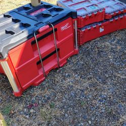 Milwaukee Pack out Different Pieces