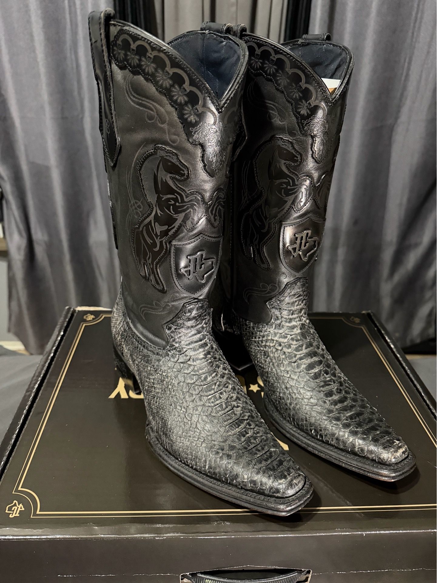 Python Boots Texas Country Platino Edition