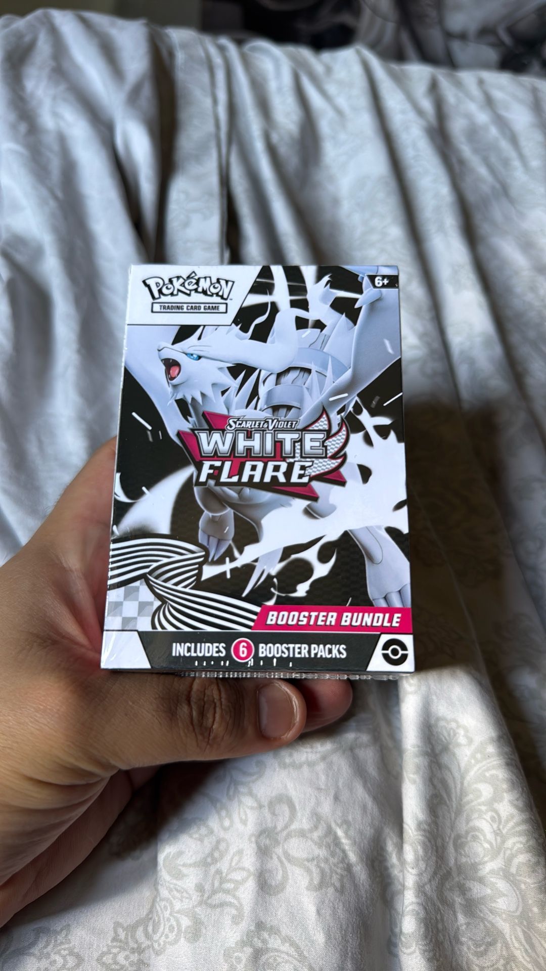 White Flare Booster Bundle Pokémon