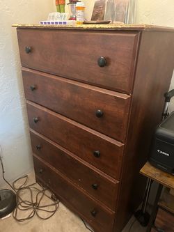 Chest of drawers￼