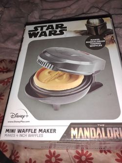Mini waffle maker