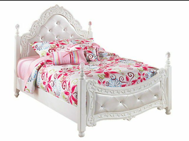 Signature Design by Ashley full bed