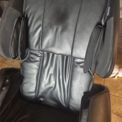 Full-body massage recliner, model BM-EC77, with remote