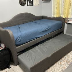 Twin Sized Day Bed With Pull Out 