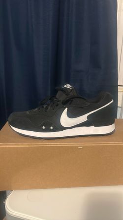 Nike Venture New size 10