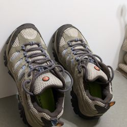 Merrell Men's Moab 2 Ventilator hiking shoes.
