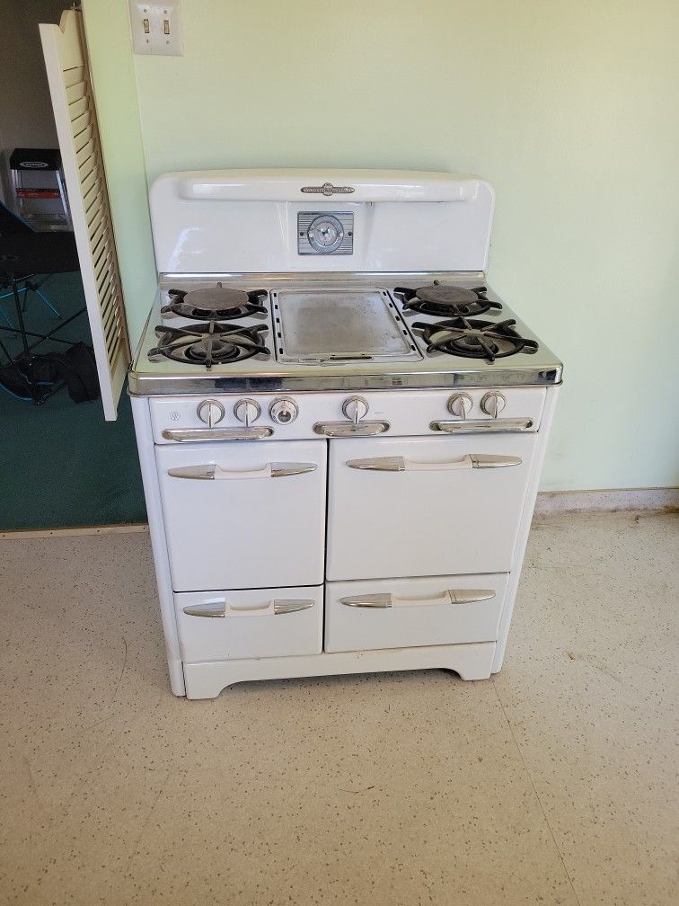Antique Gas Stove