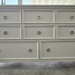 Beautiful Dresser!!
