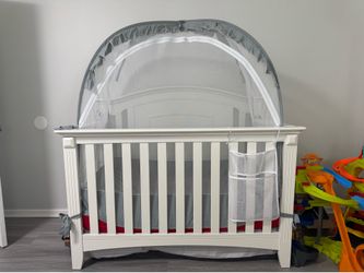 Convertible Ozlo baby crib