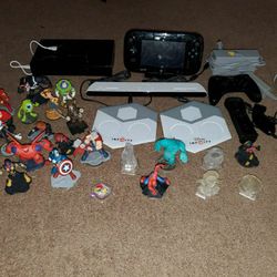 Nintendo Wii U Console Bundle with over 6000 games & MORE! for Sale in New  York, NY - OfferUp