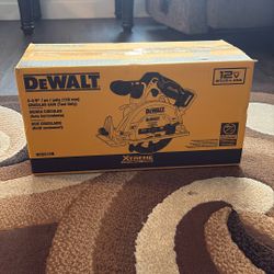 DeWalt Circular Saw 