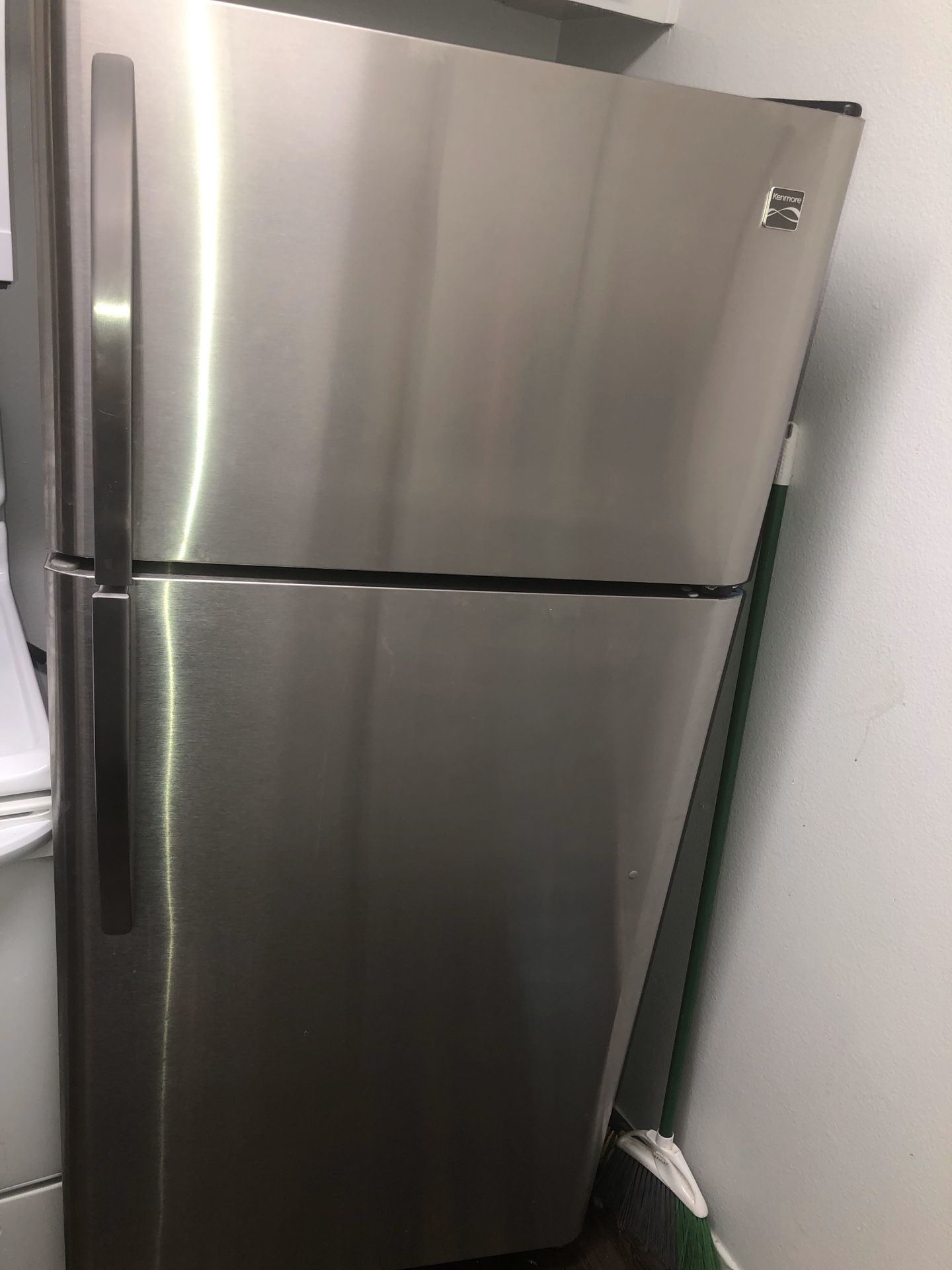 Kenmore 20 cu ft 30’ wide Top Freezer Refrigerator