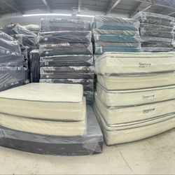 mattresses & Boxsprings 