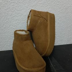 Girl ow Platform Teddy Boots Size 11