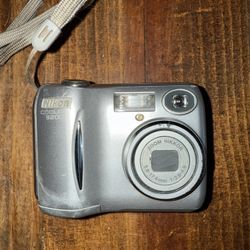 Nikon Coolpix 3200 
