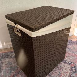 Hamper With Lining In Tracy 