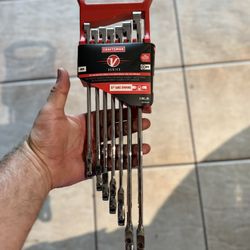 CRAFTSMAN V-SERIES Ratchet Wrench Set, MM, Flexible Head, XXL 7 Piece (CMMT87410V) $120 firm 