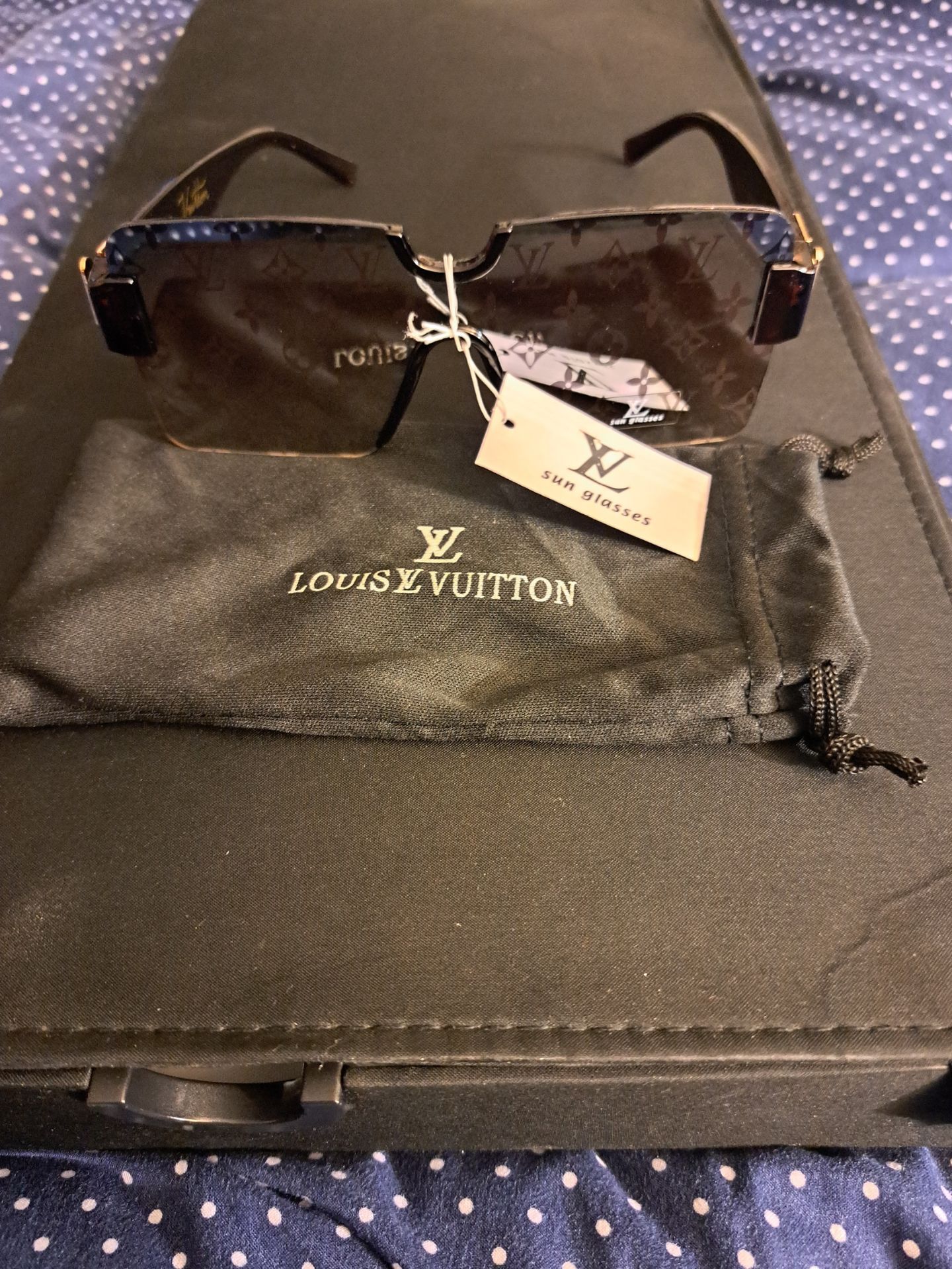 Sunglasses ๐