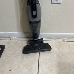 Black & Decker Vacuum 