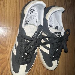 Sambas Women’s Size 5 