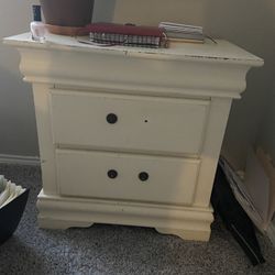 Off White Set Of Desk Vanity And Chest 