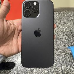 IPHONE 16 PRO MAX NO SIM RESTRICTIONS BEAUTIFUL CONDITION