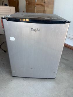 small dorm size fridge