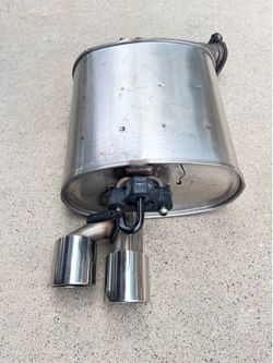 2018 - 2025 TOYOTA CAMRY 2.5L EXHAUST OEM REAR MUFFLER  W/ CHROME TIPS