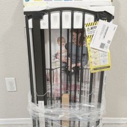 Brand New Regalo Home Accents Extra Tall Baby Or Pet Safety Gate