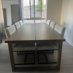 Dining Table + Chairs 