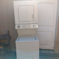 Lavadora y Secadora de gas marca Whirlpool 