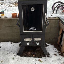 Smoke Hollow Smoker
