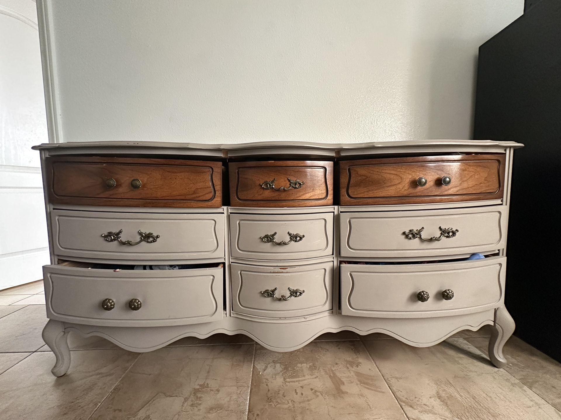 Lenoir House By Broyhill Vintage Dresser Set