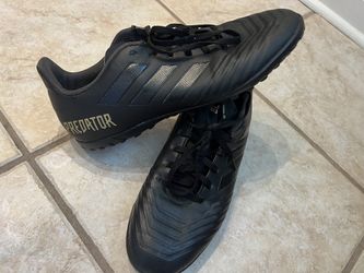 Adidas Predator Turf Shoes (Almost New)