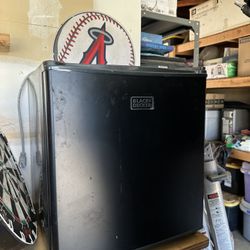 Black Decker Mini Fridge 