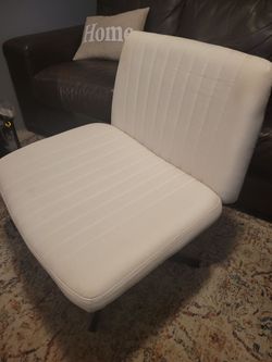 Wide Criss Cross chair