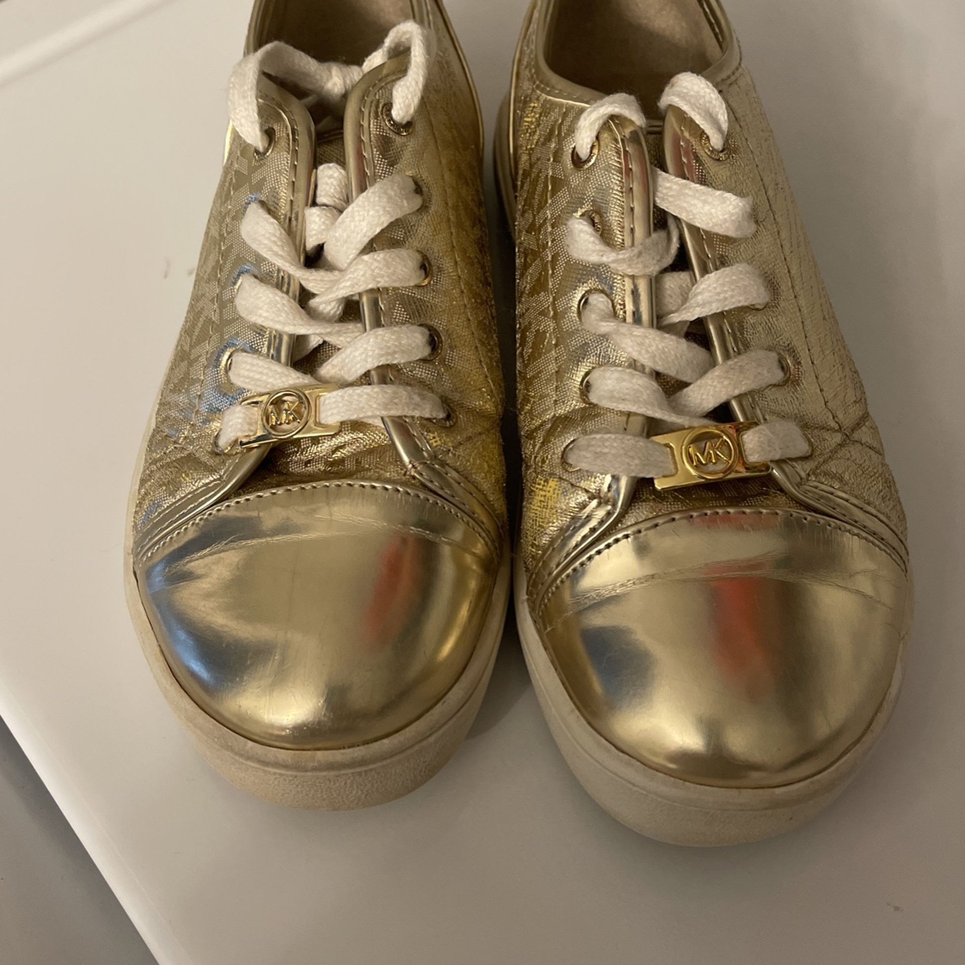 Michael Kors snickers size 4/6
