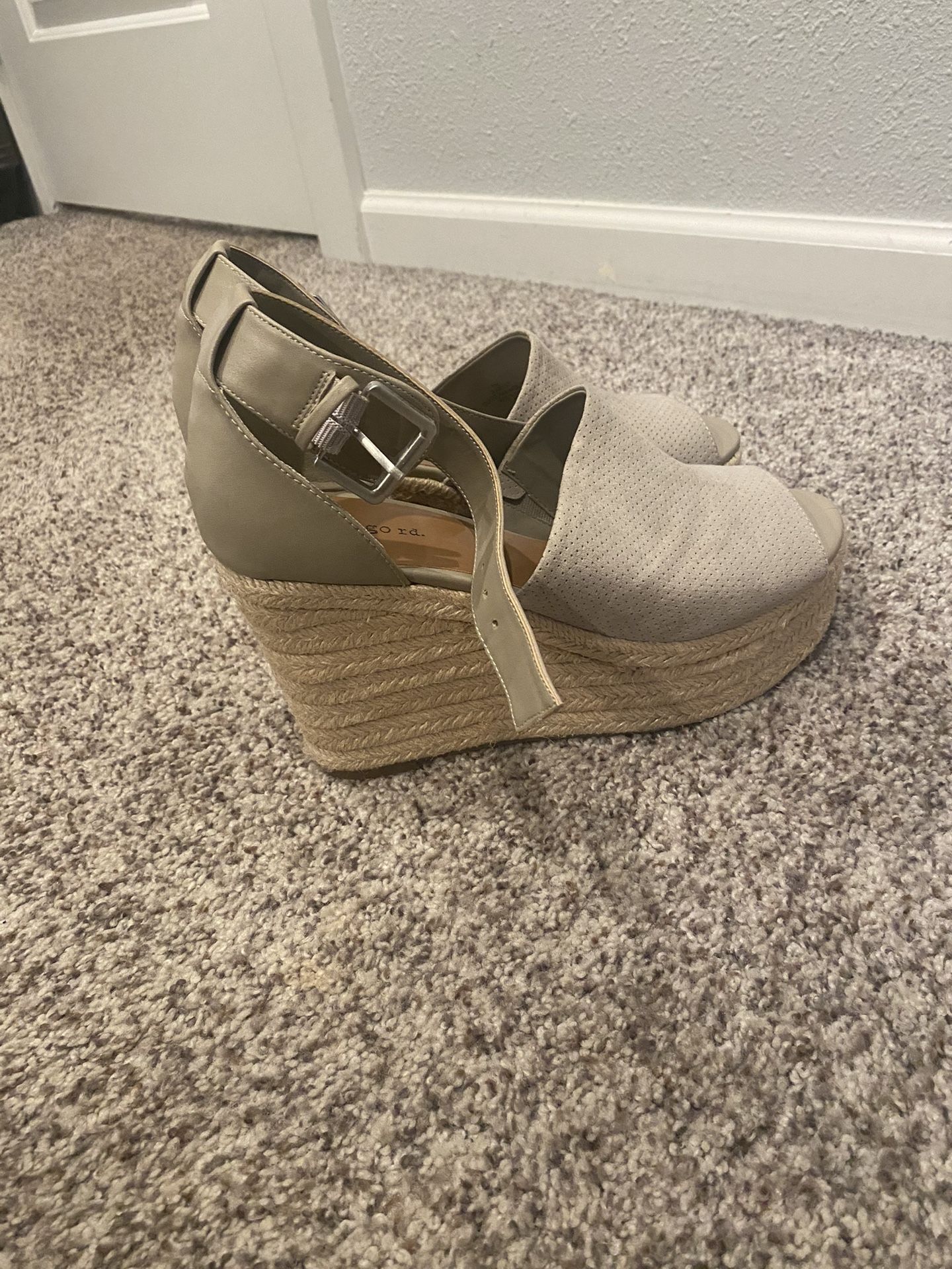 Women’s Shoes Size 8
