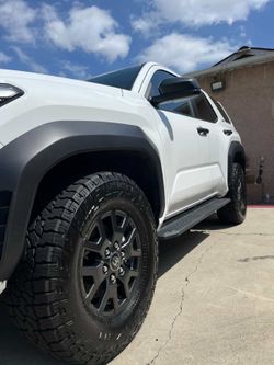 OEM Toyota 4Runner 2025 Wheels and Lugnuts