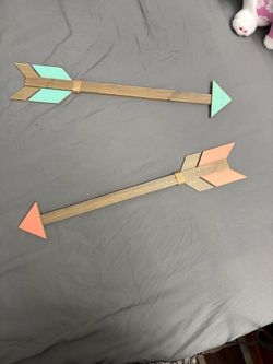 Hobby Lobby 2Arrow Set Decor