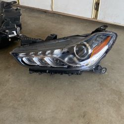 Left And Right Maserati Ghibli Headlight Like New