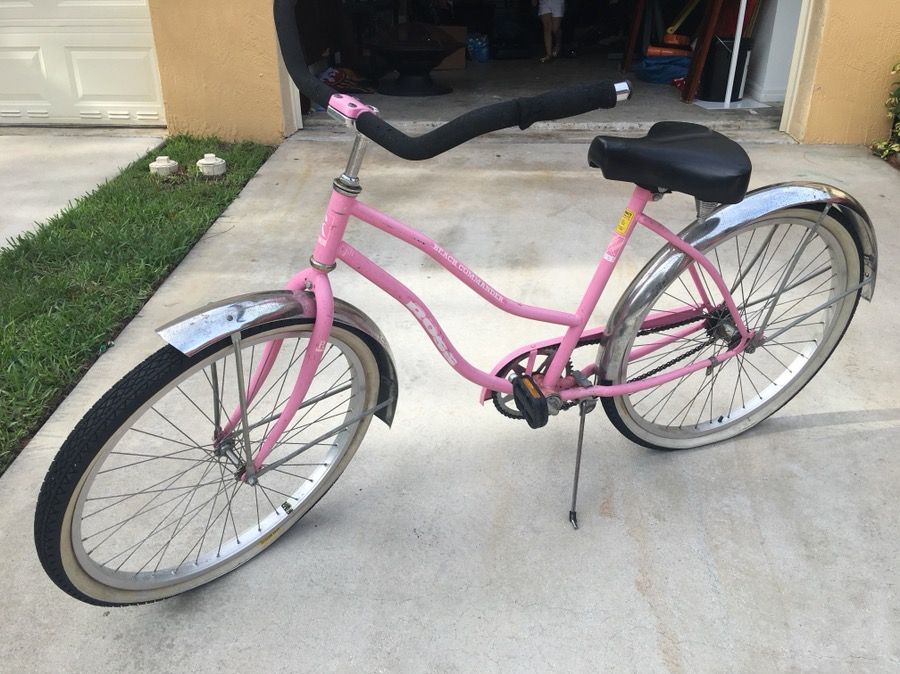 26x2.125” Vintage Classic Hot Pink Beach Cruiser Bike Bicycle made by Ross. It needs new tires! One of a kind bike just needs a little work. Dimensi