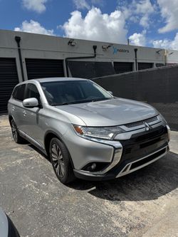 2019 Mitsubishi outlander SE