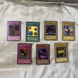 Bundle of 7 yugioh cards