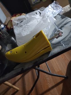 Men's and women's shoe stretcher