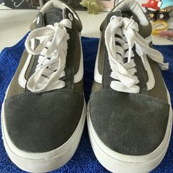 Men’s Vans size 10